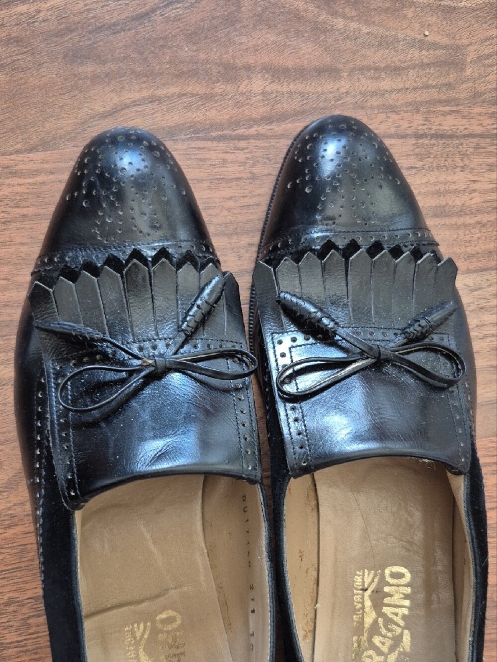Salvatore Ferragamo Women's Black Leather Kiltie Bow Loafers Size 10 - Picture 4 of 5